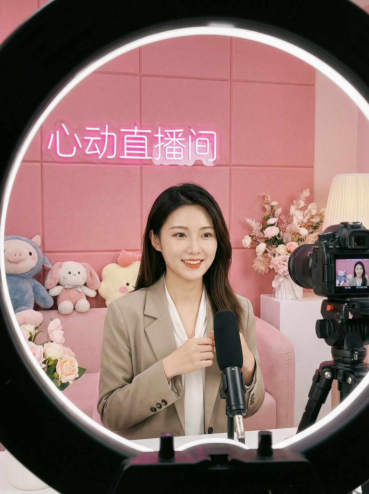 19c一起草美女直播视频